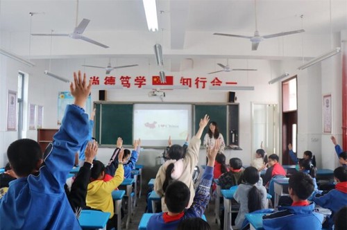 开云官网:一堂别开生面的“双语”思政课