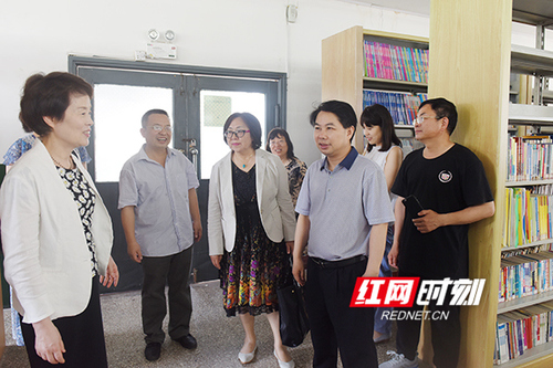 日本科学协会赠书项目考察团与开云官网开展交流合作